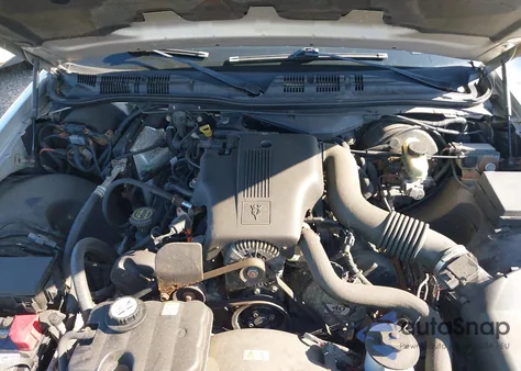 2004 Ford Crown Victoria Lx from USA, damaged, VIN 2FAFP74W54X129751